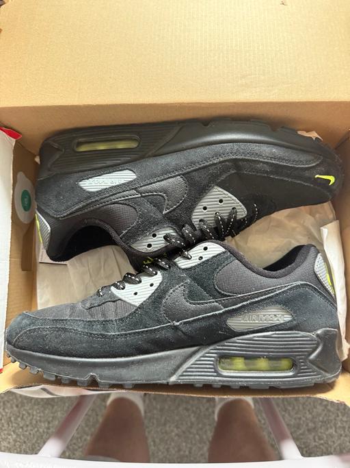 Buy & Sell Farsley Leeds - Photos for Men’s trainers