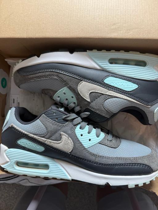 Buy & Sell Stanningley Leeds - Photos for Men’s air max trainer