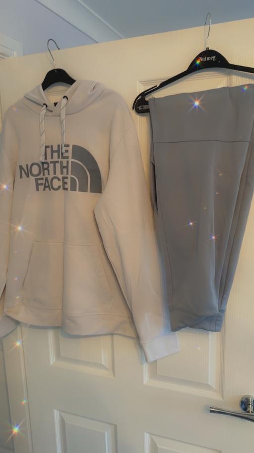 Buy & Sell Farsley Leeds - Photos for The north face tracksuit