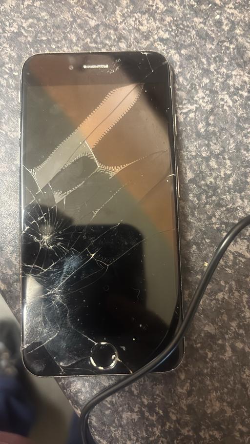 Buy & Sell Sudbury North West London - Photos for Broken mobile £10