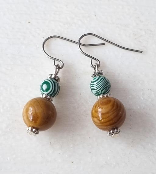 Buy & Sell Liverpool Knowsley - Photos for Polished Wood Lace & Green Malachite Earrings