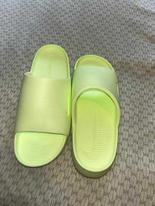 Buy & Sell Hatfield Welwyn Hatfield - Photos for Nike slides