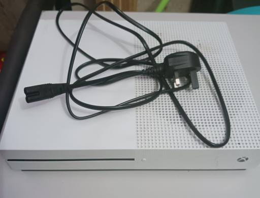 Buy & Sell Rubery Birmingham - Photos for xbox one s 1tb With Leads Only