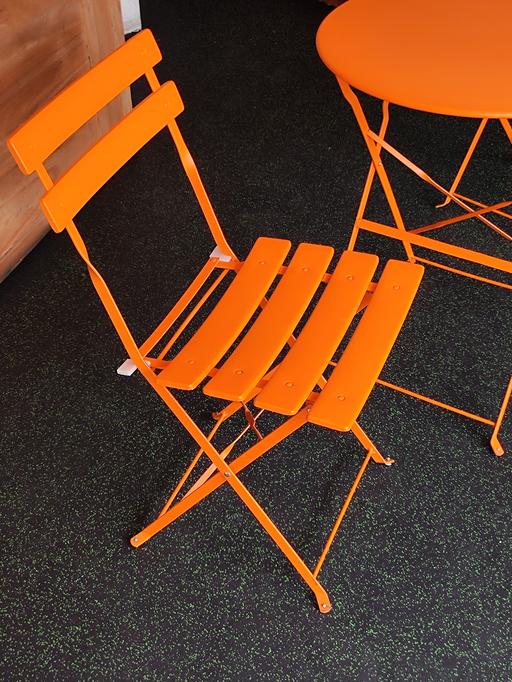 Buy & Sell Cambridge Heath East London - Photos for two chairs and a table set