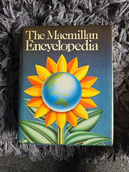Buy & Sell Rowley Regis Sandwell - Photos for The Macmillan Encyclopedia book