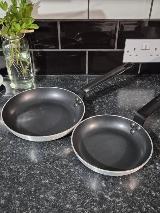 Buy & Sell Armthorpe Doncaster - Photos for 2x Non stick frying pan- Hob to oven