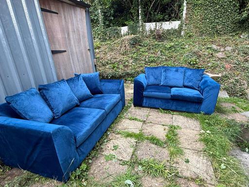 Buy & Sell Denton Tameside - Photos for beautiful blue velvet Sofa 3+2