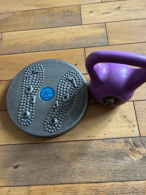 Buy & Sell Castle Vale Birmingham - Photos for Ab twister & 4 KG kettlebell