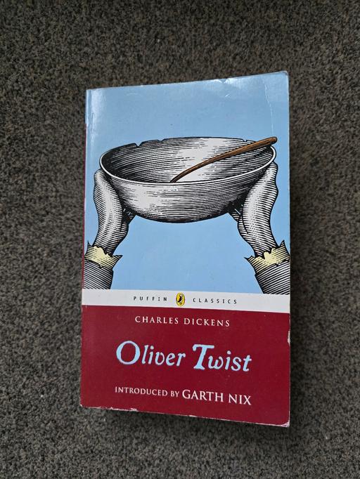 Buy & Sell Oldbury Sandwell - Photos for Oliver Twist - paperback