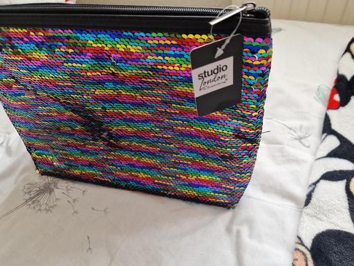 Buy & Sell Manston Park Thanet - Photos for bn large sequin cosmetic case