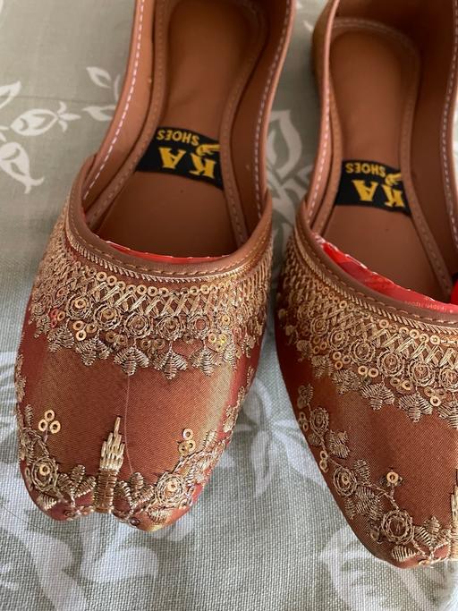 Buy & Sell Carlton Gedling - Photos for Gold size 6 uk khussa