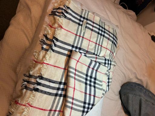 Buy & Sell Kings Worthy Winchester - Photos for Burberry scarf