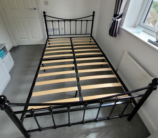 Buy & Sell Brinsford South Staffordshire - Photos for Small double 4 foot metal bed frame