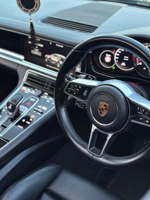 Vehicles Wembley Brent - Photos for Original barebone Porsche steering wheel