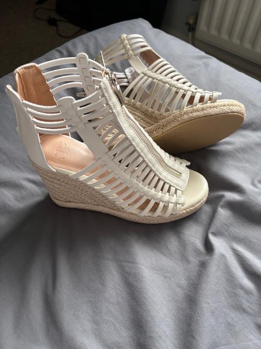 Buy & Sell Rowley Village Sandwell - Photos for Brand New Shoes - Size 4.5