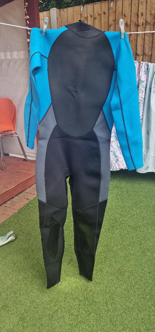 Buy & Sell London Luton Airport Luton - Photos for Brand new Wetsuit Medium