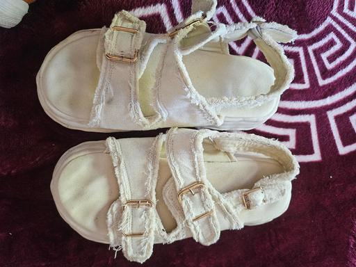 Buy & Sell Northfield Birmingham - Photos for Cream Frayed Strap Sandals – Size 41