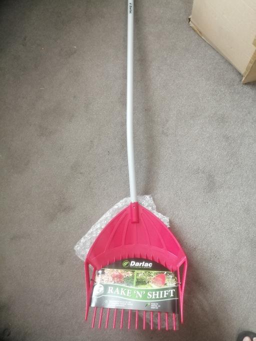 Buy & Sell Heath Town Wolverhampton - Photos for New Darlac rake N shift RRP £20