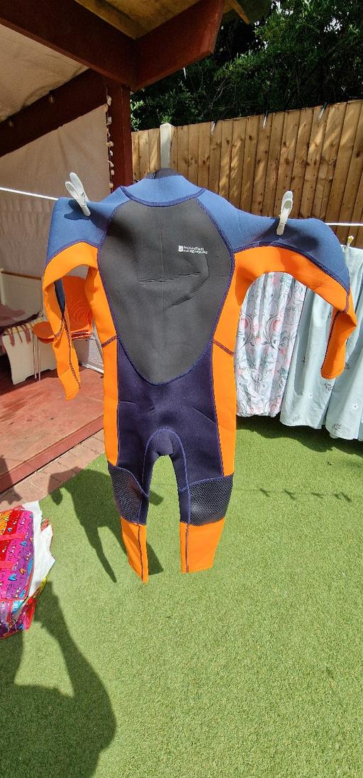 Buy & Sell London Luton Airport Luton - Photos for Kids New Wetsuit Mountain Warehouse 9-10