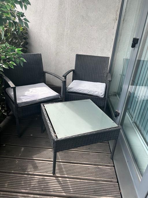 Buy & Sell Pentonville North London - Photos for Rattan table & chairs