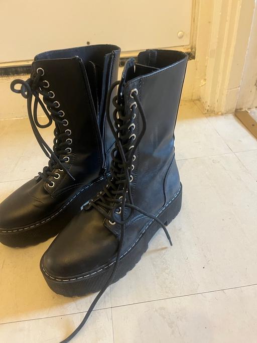 Buy & Sell Nine Elms South West London - Photos for Black Lace & zip up boots Divided UK 5 EU 38