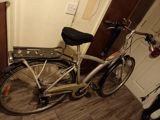 Buy & Sell Heaton Mersey Stockport - Photos for Ladies Classic Hybrid Dutch Touring Bike