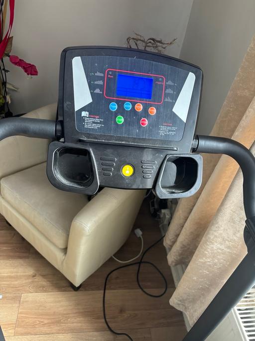 Buy & Sell Shaw Oldham - Photos for Treadmill