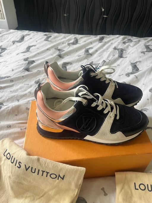 Buy & Sell Sunninghill Windsor and Maidenhead - Photos for Louis Vuitton Trainers
