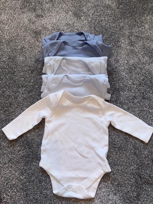 Buy & Sell Dudley Port Sandwell - Photos for 5 long sleeve vests