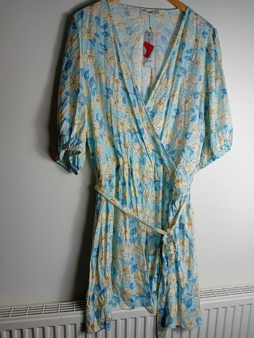 Buy & Sell Thornhill Kirklees - Photos for New Ladies size 24 dress