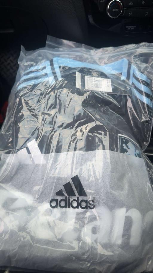 Buy & Sell Kings Heath Birmingham - Photos for Home and away new season 25/26 villa tops