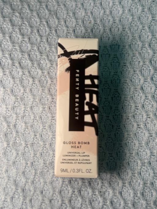 Buy & Sell Blackburn Blackburn with Darwen - Photos for Fenty beauty gloss Bomb heat