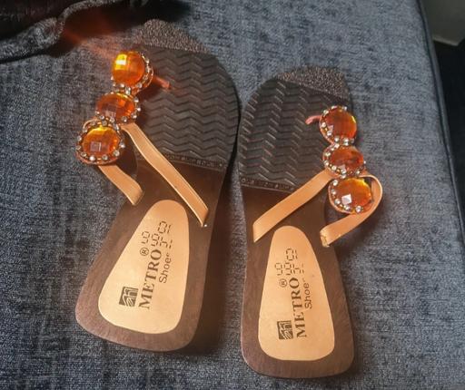 Buy & Sell Lees Oldham - Photos for Slippers
