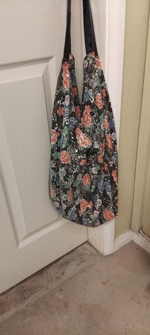 Buy & Sell Sherburn Village County Durham - Photos for Floral sequin handbag