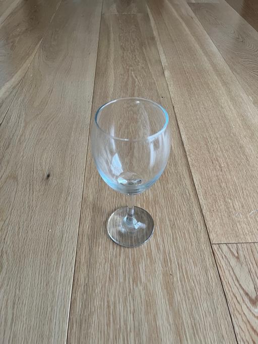 Buy & Sell Maze Hill South East London - Photos for Wine glasses (eight of them)
