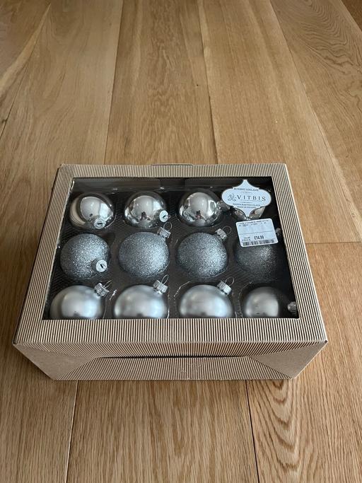 Buy & Sell Maze Hill South East London - Photos for Christmas tree baubles 24 pieces