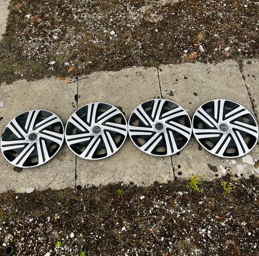 Vehicles Balsall Heath Birmingham - Photos for Nissan 15” Wheel Covers (Great Condition)