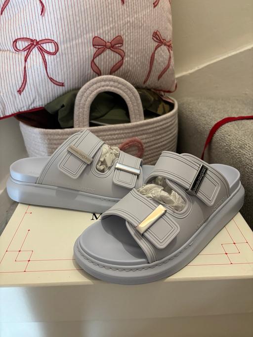 Buy & Sell Woodsetton Dudley - Photos for Alexander mcqueen