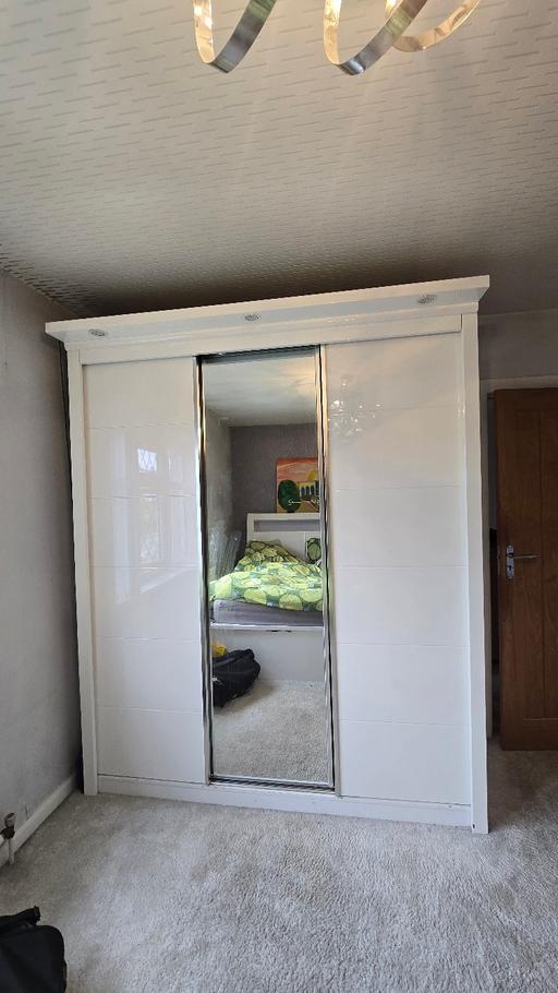 Buy & Sell Manningham Bradford - Photos for White bedroom wardrobe (3 sliding doors)