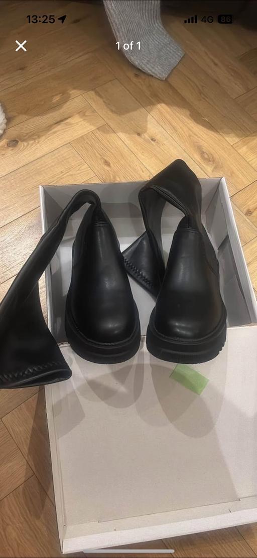 Buy & Sell Chertsey Runnymede - Photos for Ladies size 36