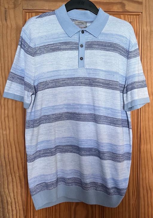 Buy & Sell Pentonville North London - Photos for Men’s Blue Striped George Top size medium