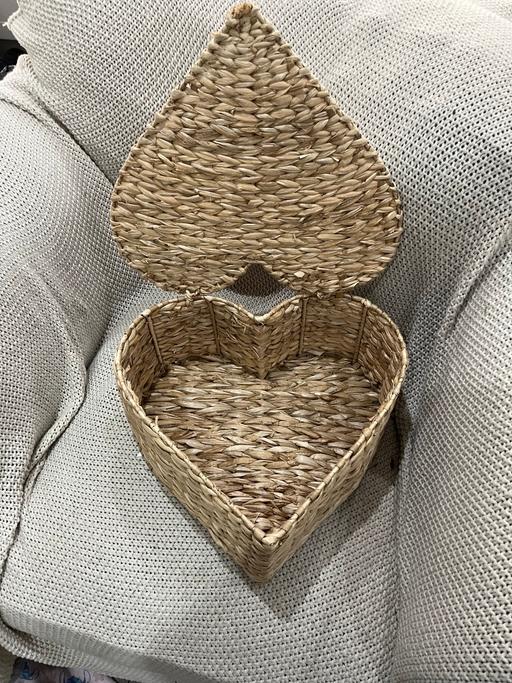 Buy & Sell Four Oaks Birmingham - Photos for Wicker Heart Shaped Basket