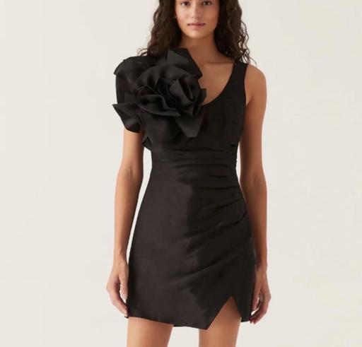 Buy & Sell Kew Richmond upon Thames - Photos for Little black dress with a flower on shoulder