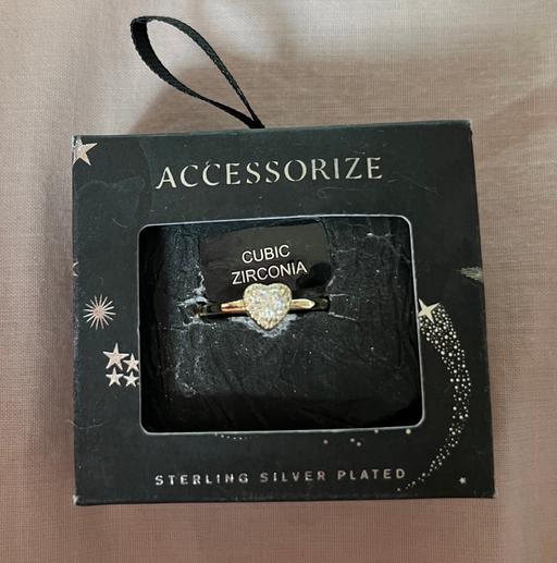 Buy & Sell Canonbury North London - Photos for Heart cubic zirconia ring in gift box