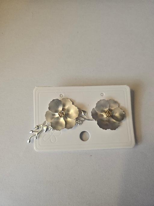 Buy & Sell Northfield Birmingham - Photos for Floral Stud Earrings