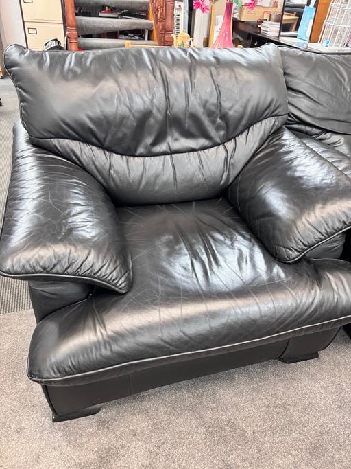 Buy & Sell Battersea South West London - Photos for Real leather armchair