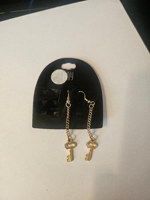 Buy & Sell Northfield Birmingham - Photos for 🗝️ Gold Key Drop Earrings