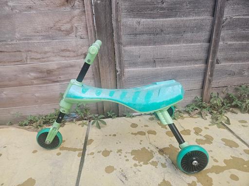 Buy & Sell Uxbridge Hillingdon - Photos for Scuttlebug 3-Wheel Foldable Ride-On Tricycle