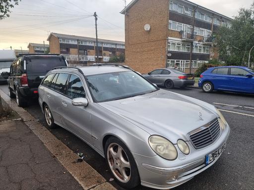 Vehicles Palmers Green North London - Photos for MERCEDES ESTATE 7 SEATER ULEZ FREE