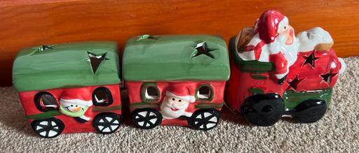 Buy & Sell Pentonville North London - Photos for xmas carriage light up trains ornament